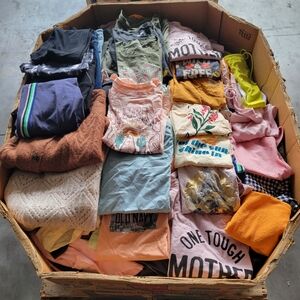 ALL Woman OLD NAVY 480 PIECES MOS Without TAGS